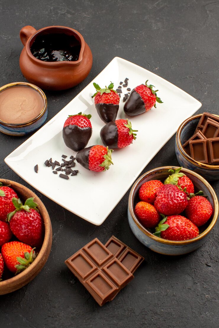 Easy Chocolate Covered Strawberries