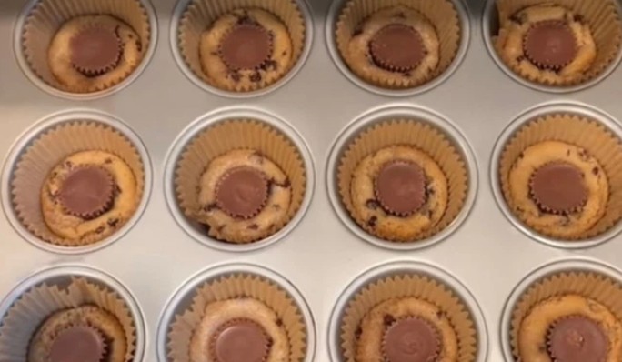Peanut butter cup cookie cups