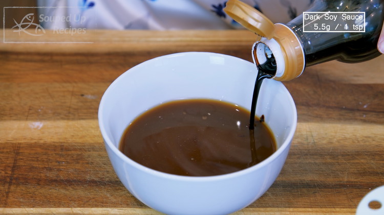 Image of While waiting, combine all the sauce ingredients in a bowl and mix well.