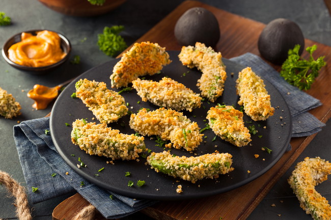 Avocado Fries With Sriracha Dip
