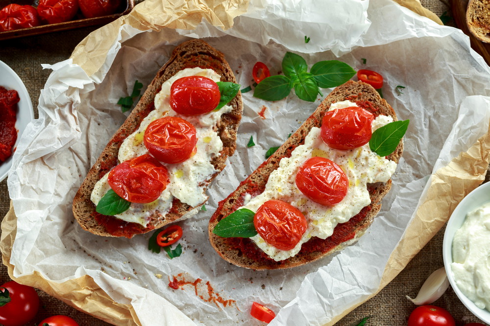 Roasted Tomato Bruschetta With Toasty Garlic Bread