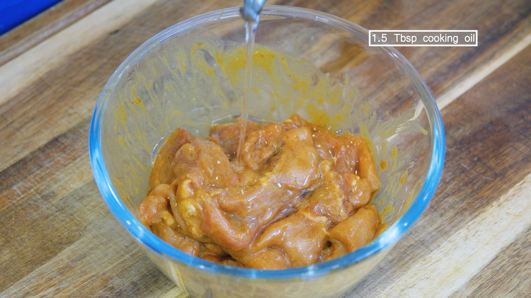 Image of Mix until the seasonings are well combined, then massage the meat for 5 minutes or until the meat becomes sticky. Add 1.5 Tbsp of oil and give it a rough mix. This helps to separate the meat slices, making it...