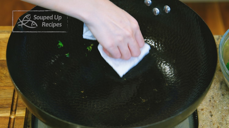 Image of It is important to clean the wok if you see any residue otherwise it will cause the food sticks to the bottom.