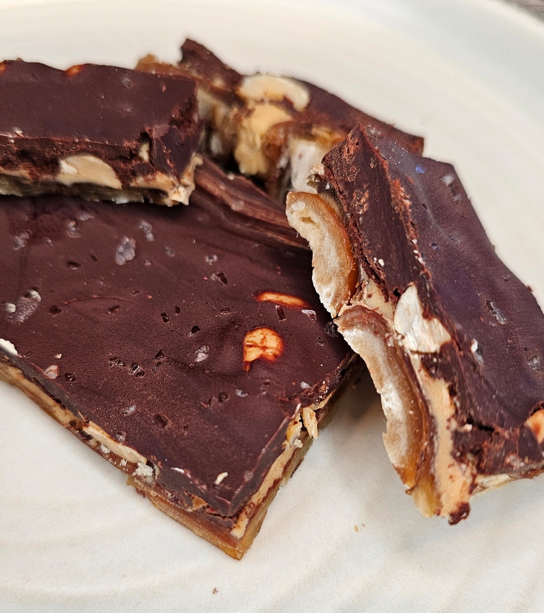 Viraler Schokoriegel-Dattel-Snack