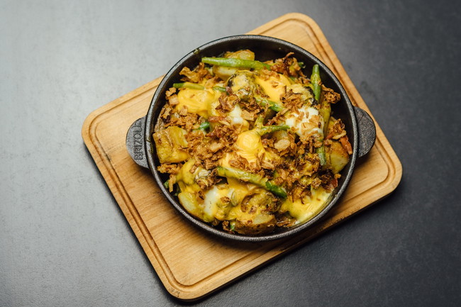 Cheesy Potato With Asparagus