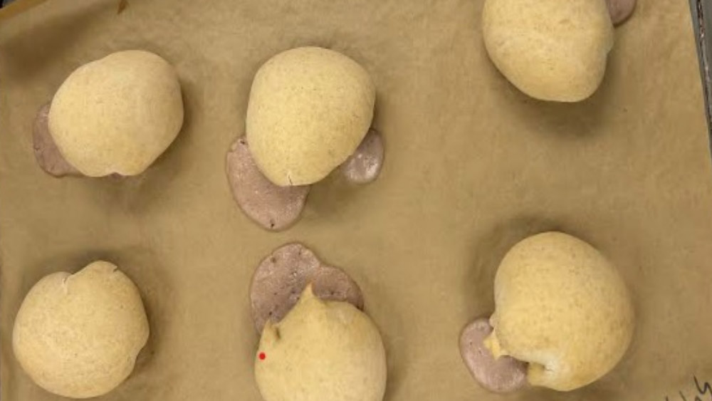 ʻUlu-Taro Sweet Rolls