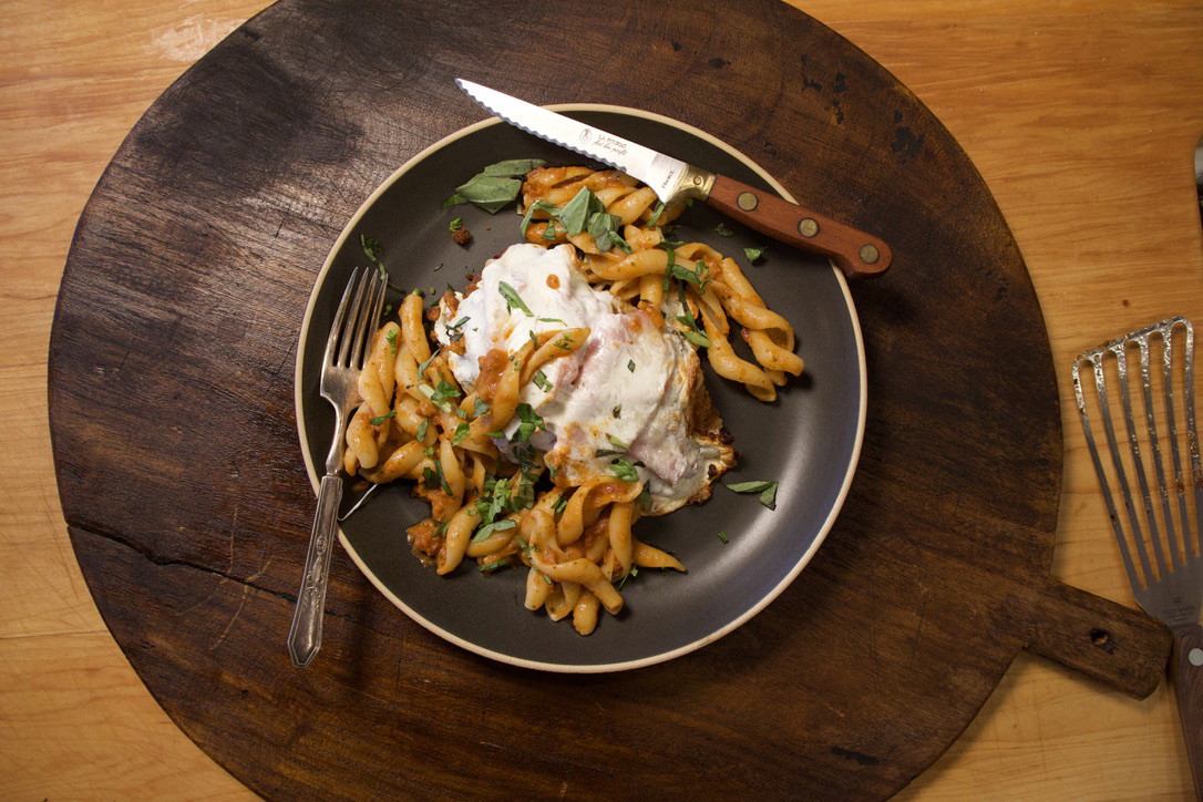 Creamy Sun-Dried Tomato Pesto Chicken Parmesan