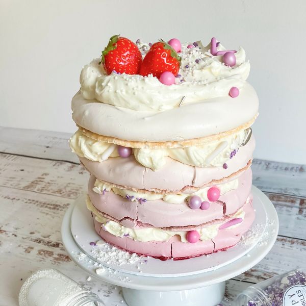 Image of Du kannst das Baiser auch auf traditionelle Weise zubereiten - indem du den Schaum umrührst und am Ende durch Hinzufügen von Zuckerlöffel für Löffel verquirlst, wie im Rezept beschrieben.