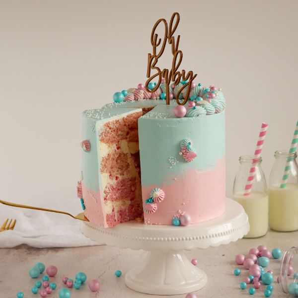 Image of Nun kann die Torte nach Lust und Laune mit Streuseln...