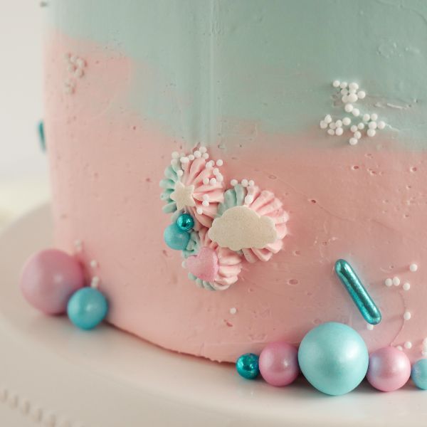 Image of Die weiche Butter mit einer Prise Salz in einer leistungsstarken...