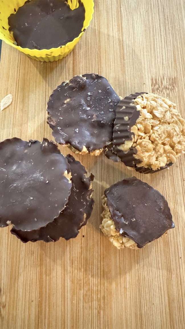 4 Ingredient Peanut Butter Cups