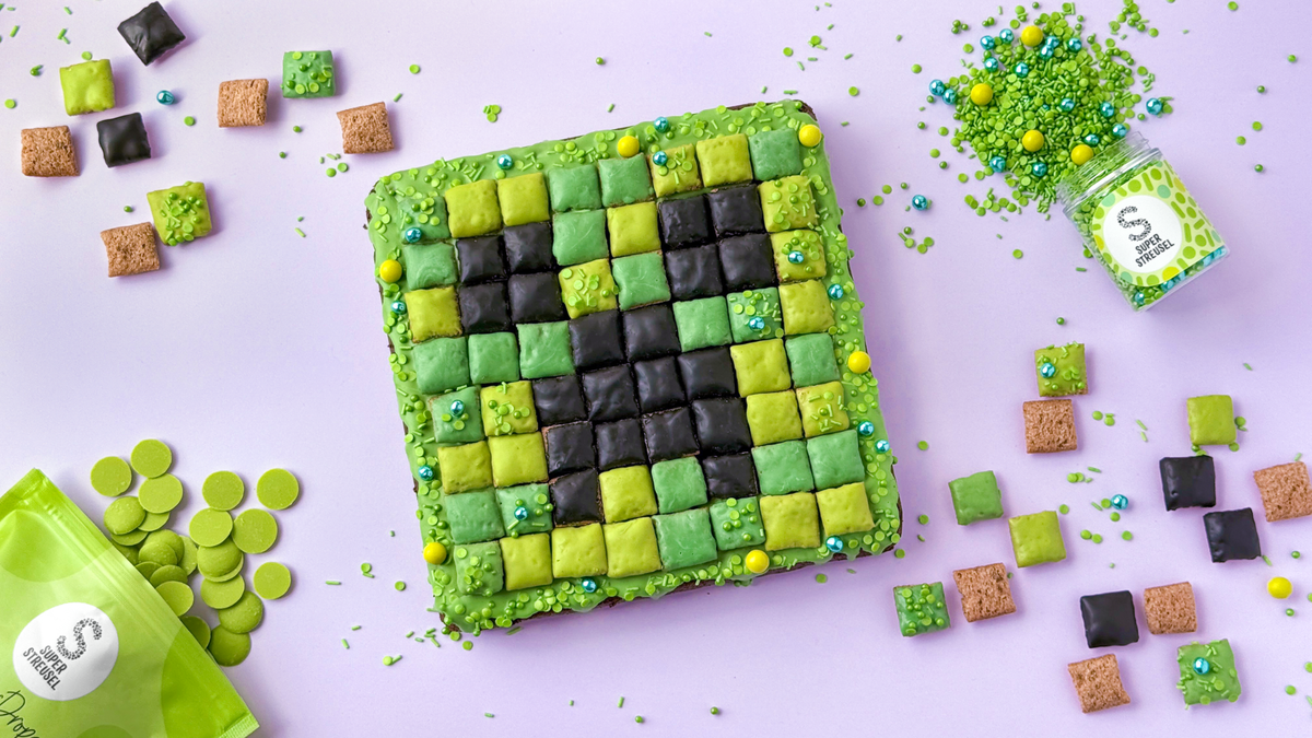 CreeperPixelCake