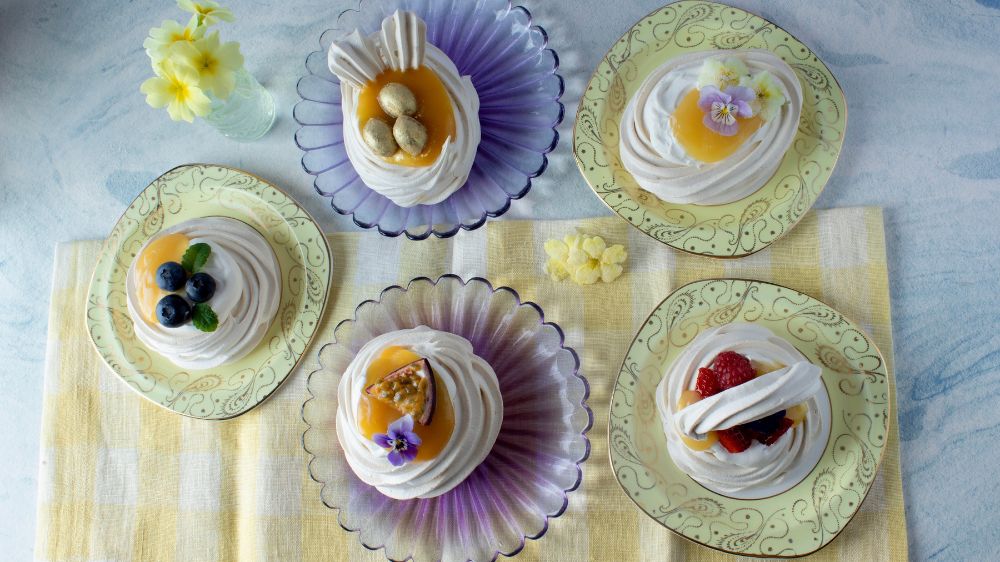 Easter Pavlovas