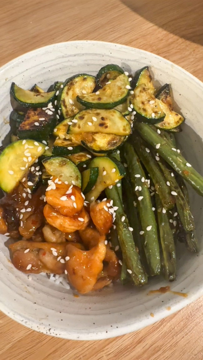 Sticky Chilli Ginger Chicken Rice & Veggies