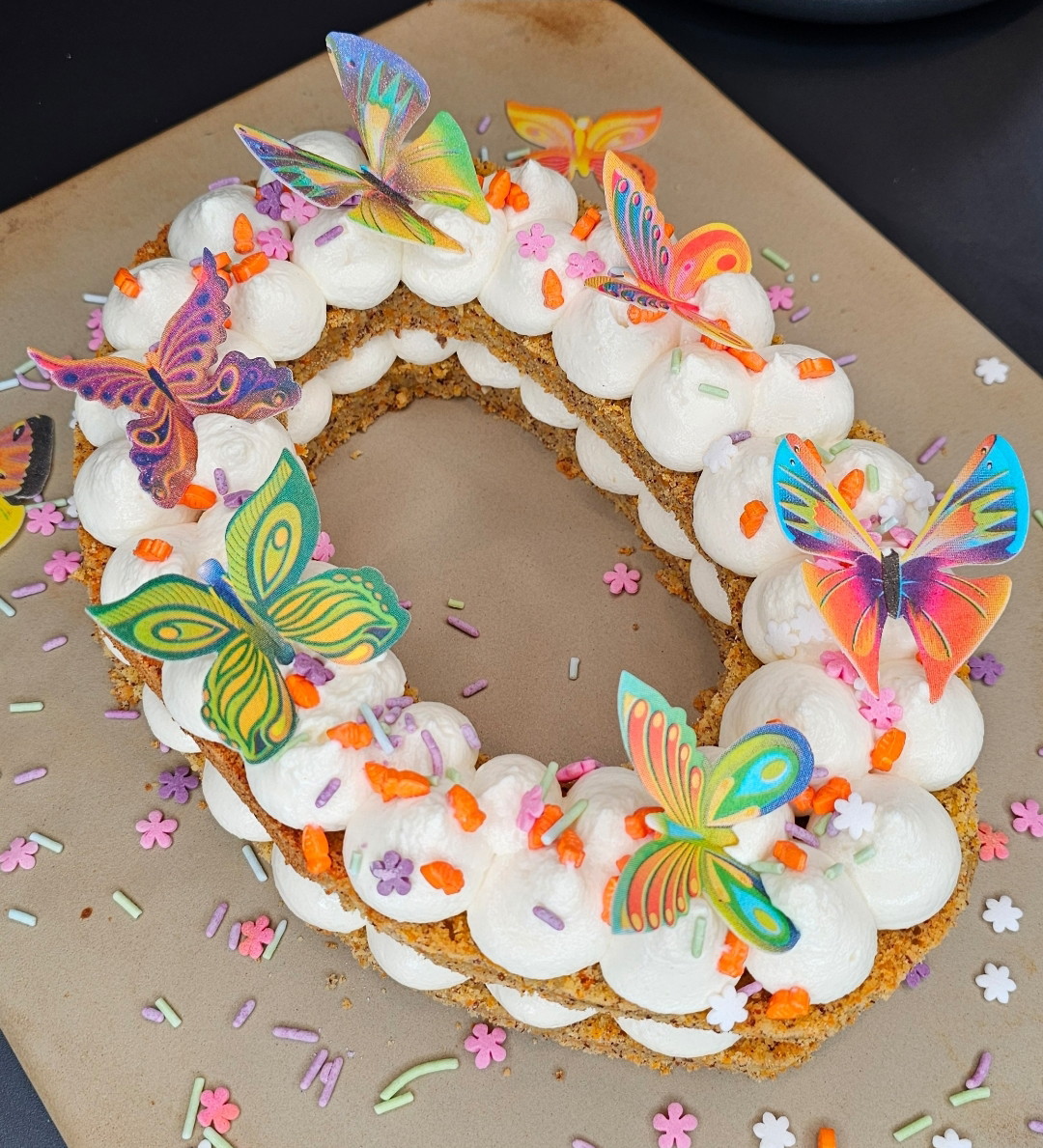 Oster-Letter-Cake