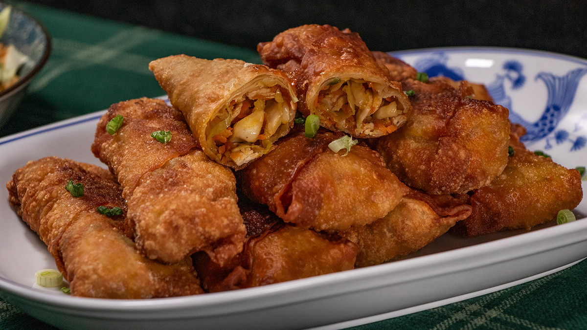 Crispy and Flavorful Halal Chicken Egg Rolls