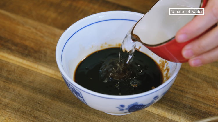 Image of To make the Mongolian sauce, add 1.5 tsp of cornstarch,...