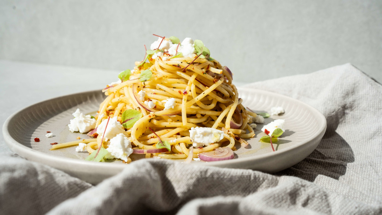 Image of Aglio & Peperoncino Spaghetti mit Feta