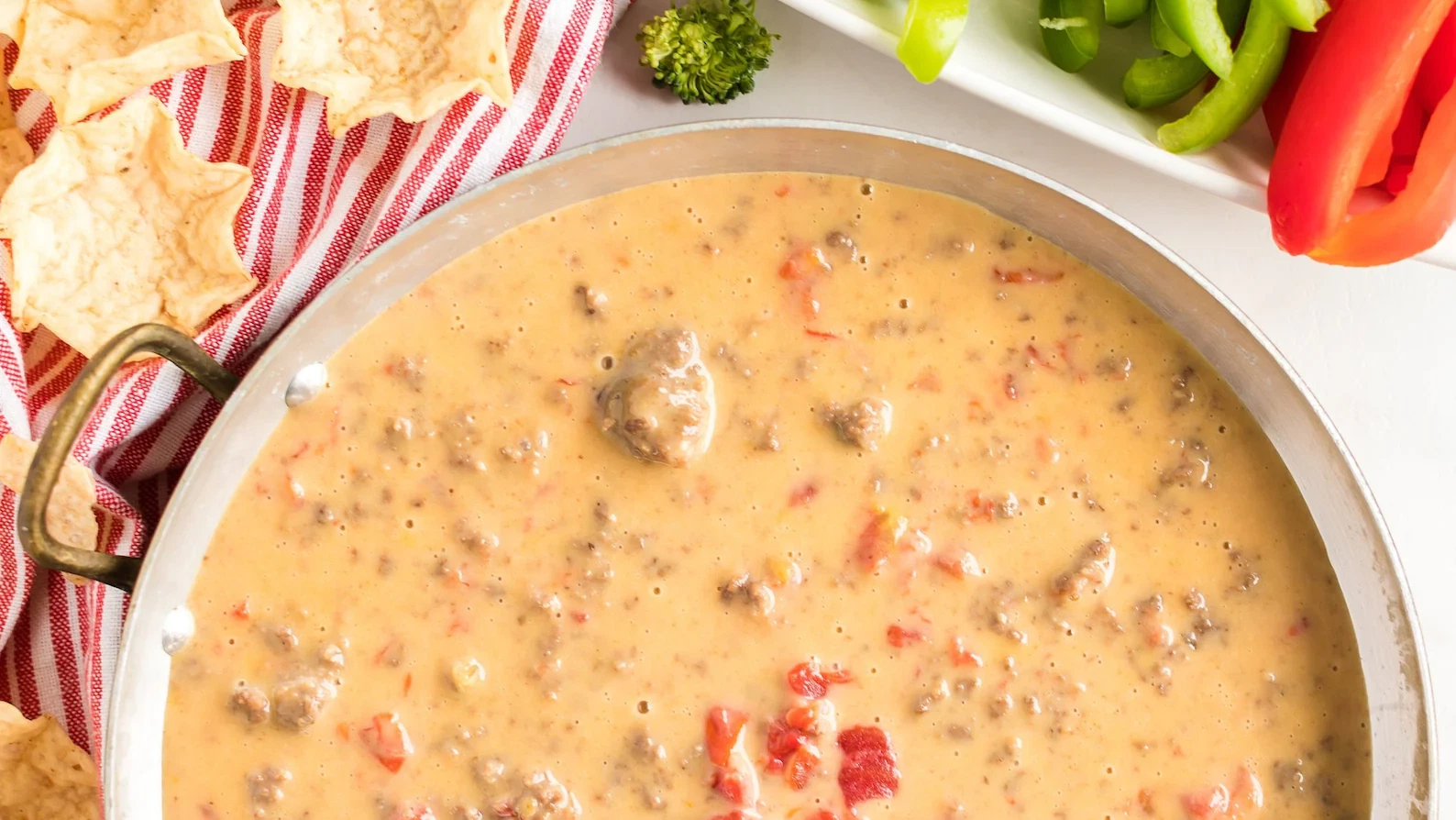 Image of Southern Salsa con Queso