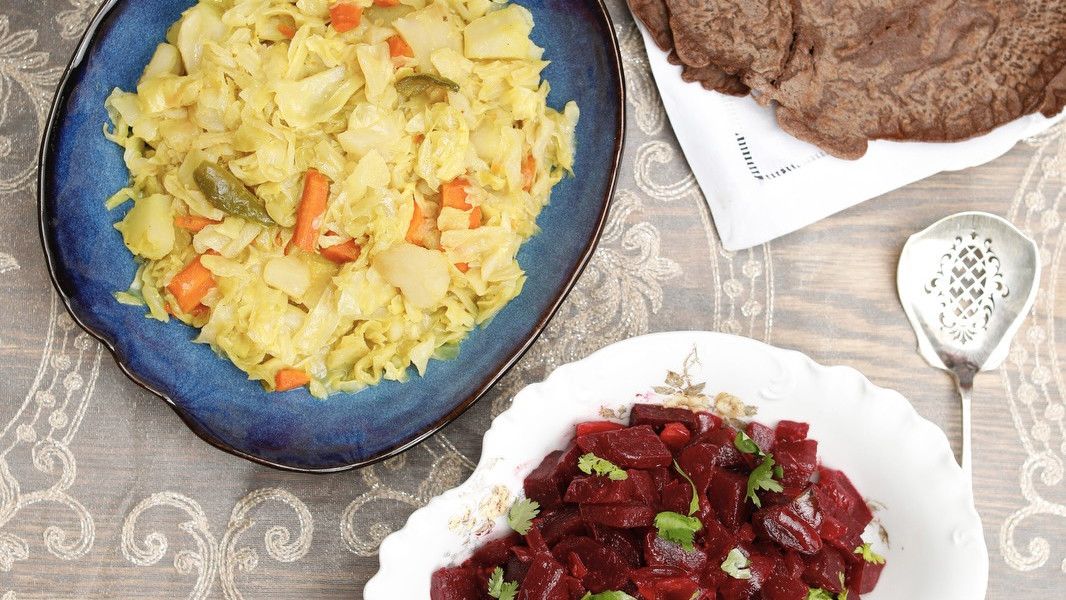 Image of Ye Tikil Gomen Alicha / Caulo (Music-in-Your-Mouth Cabbage with Potatoes and Carrots)