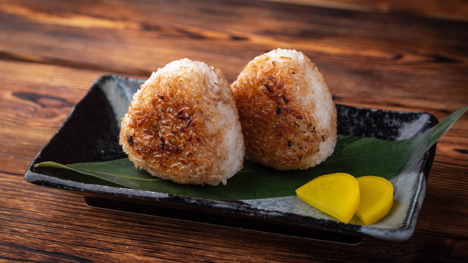 Image of Boulettes de riz farcies grillées (Yaki Onigiri)