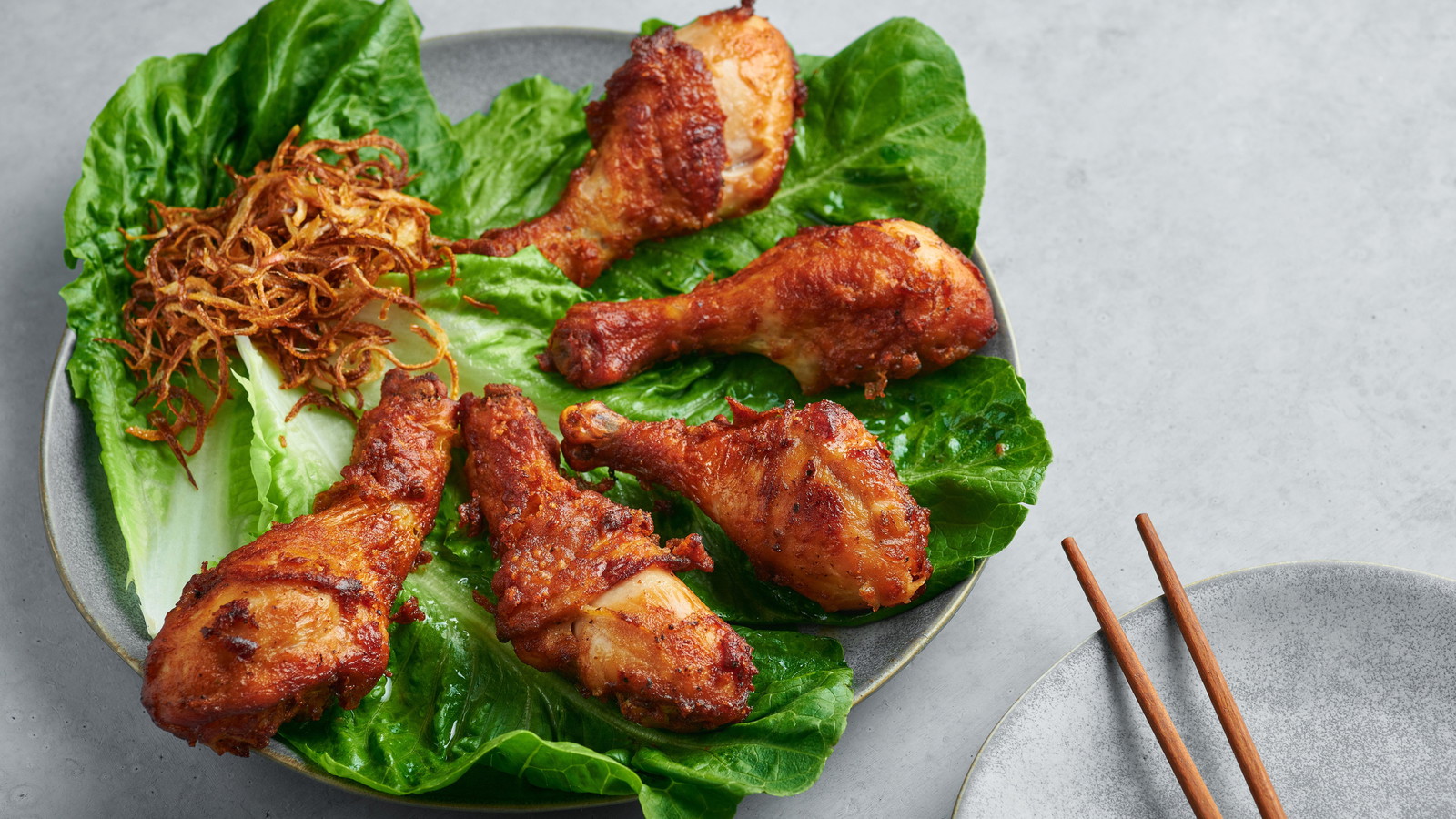 Image of Poulet frit thaïlandais aux herbes (Gai Tod)