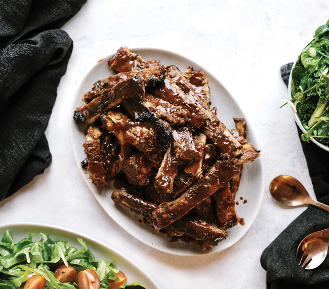 Image of Man Rub Ribs 