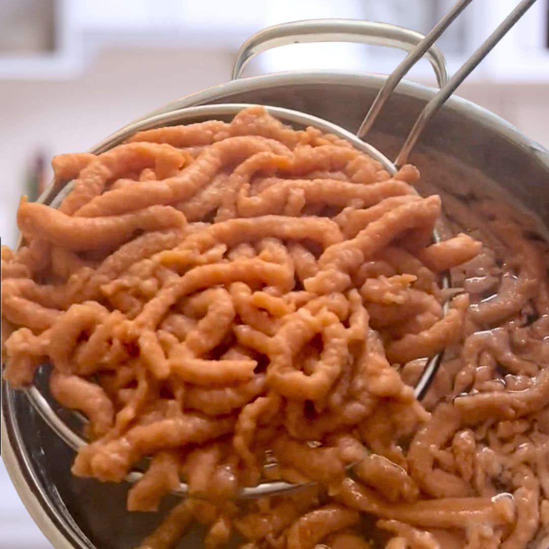 Tomatenspätzle mit Frischei und Tomatenmark