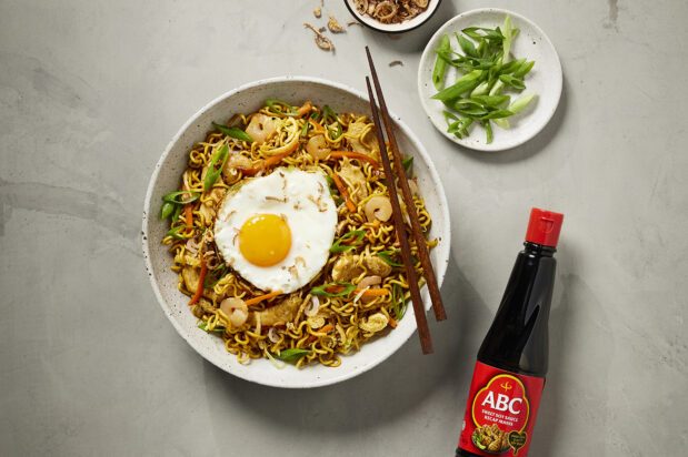 Mie Goreng (Indonesian Fried Noodles)