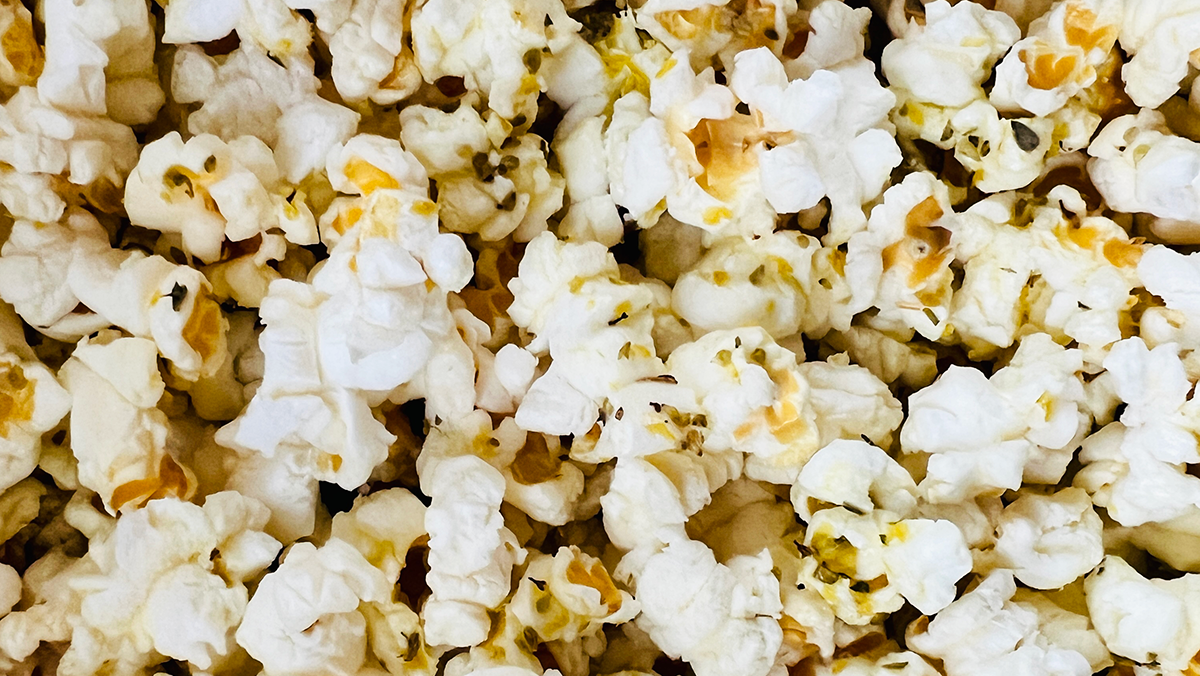 Vegan Cheesy Popcorn