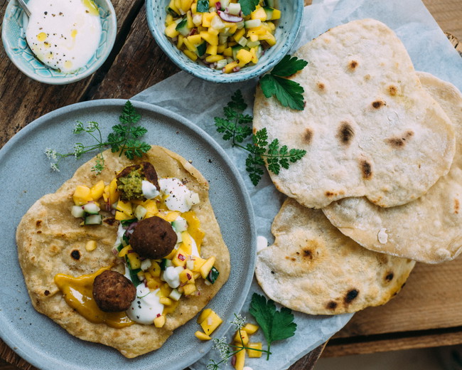 Image of Falafel mit Mango-Gurken-Salsa