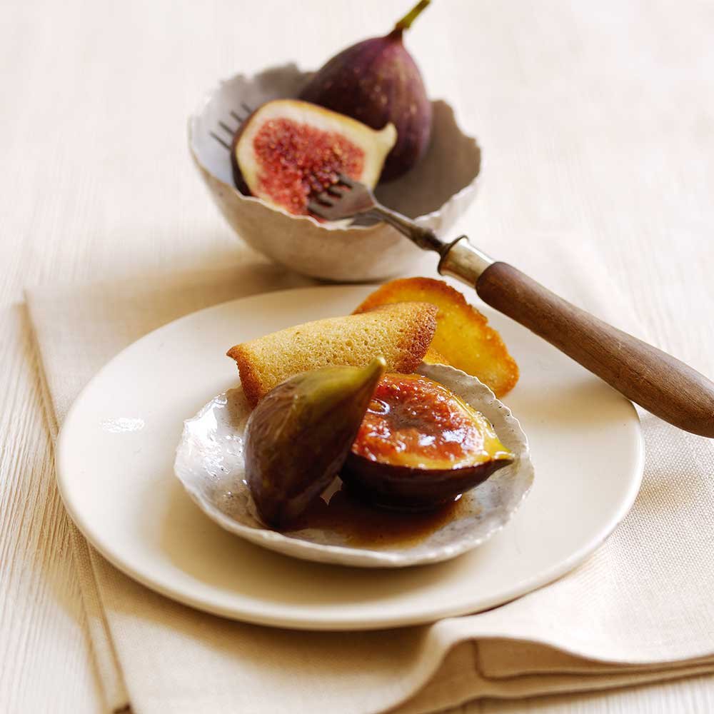 Roast Figs with Ginger Thins