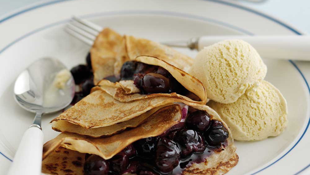 Cinnamon Pancakes with Blueberry Compote