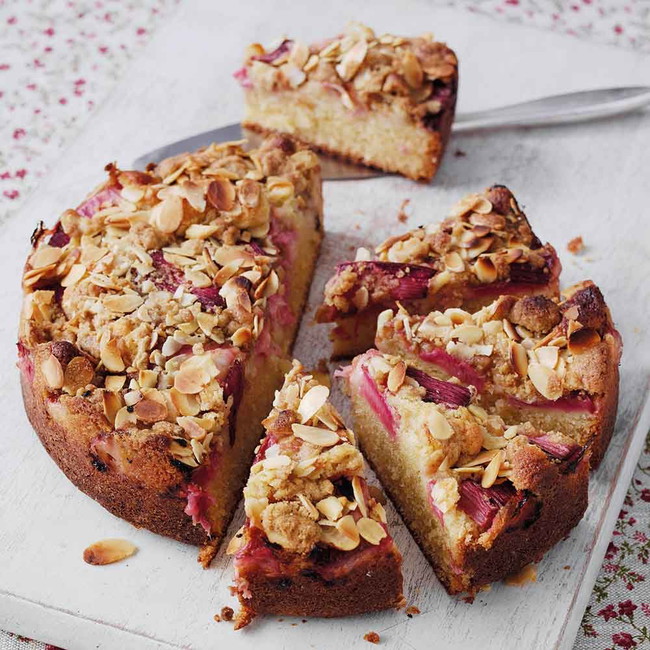 Rhubarb Crumble Cake