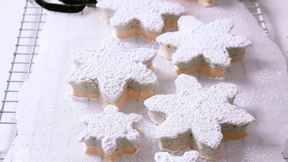 Minty Snowflake Marshmallows