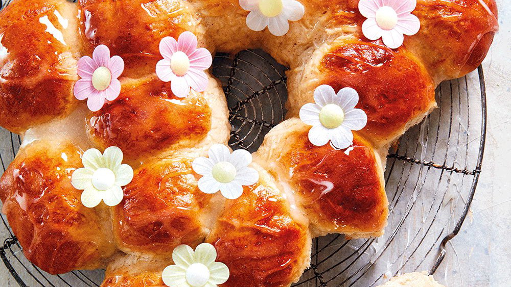 Tear and Share Hot Cross Buns