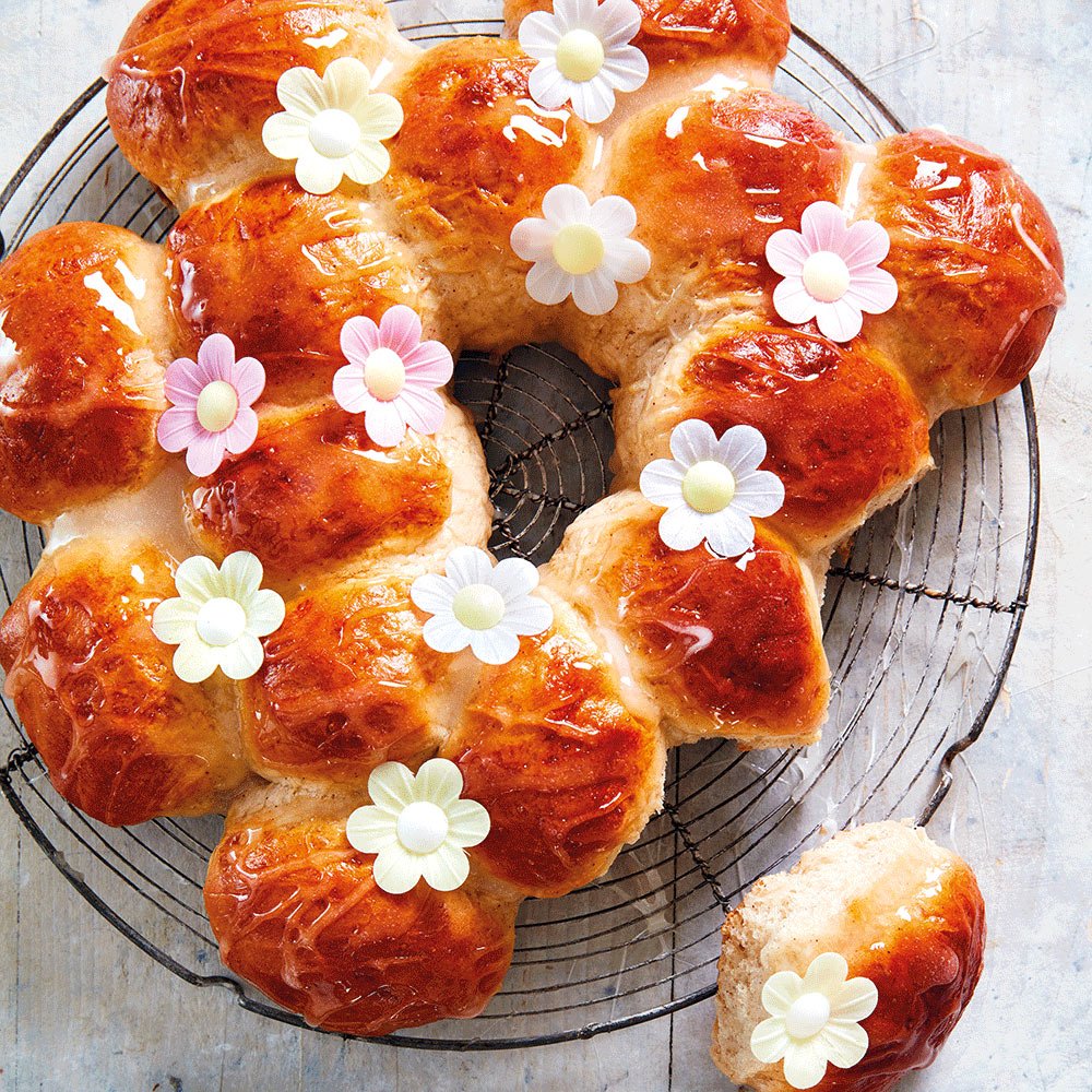 Tear & Share Easter Buns