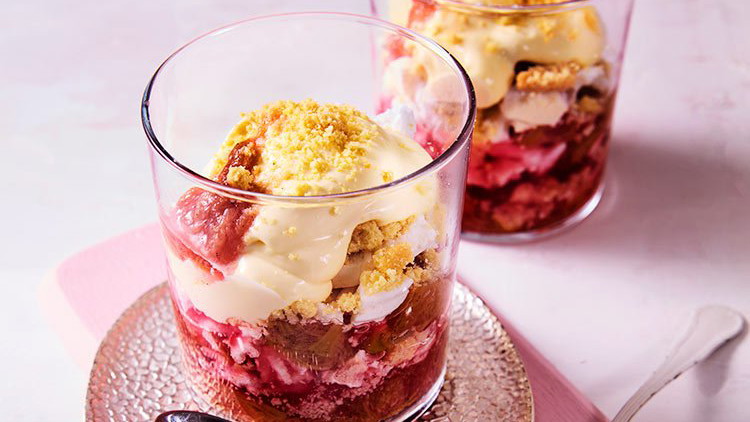 Rhubarb and Custard Eton Mess