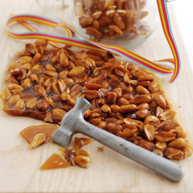Crunchy Peanut Brittle