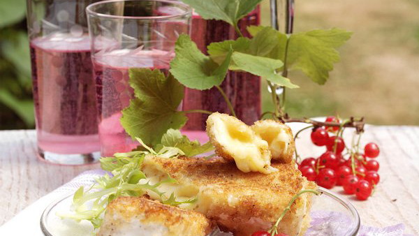Brie With Redcurrant Jelly