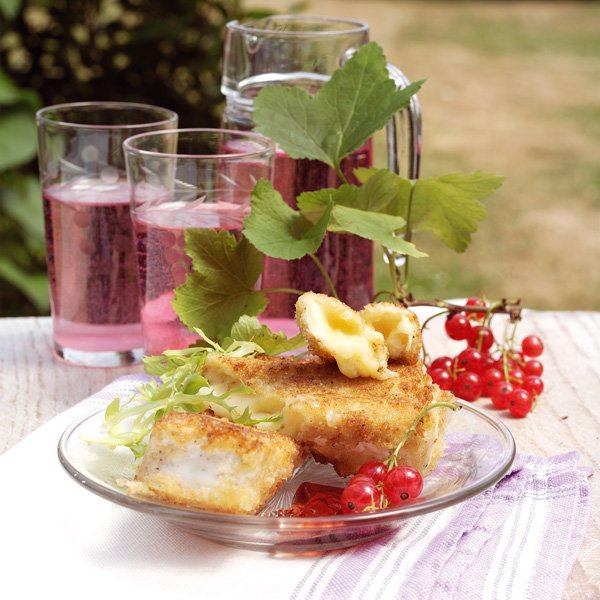 Brie with Redcurrant Jelly