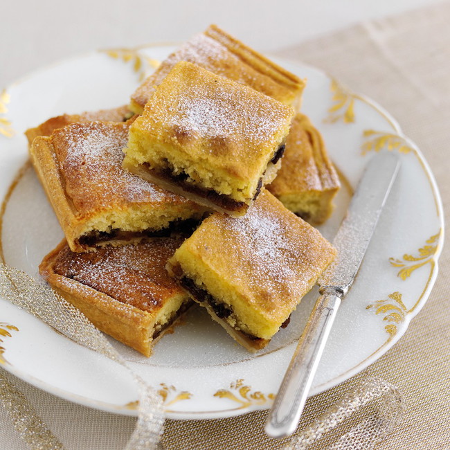 Mincemeat Bakewell Squares