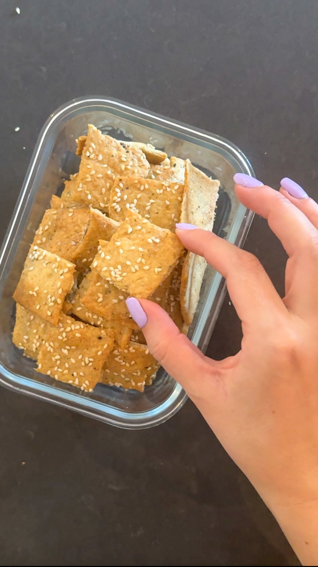 Italian Herb Sourdough Discard Crackers – Easy & Crispy Homemade Snack