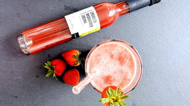 Image of Kefir Drink: das Trend Getränk mit Erdbeere & Kokoswasser