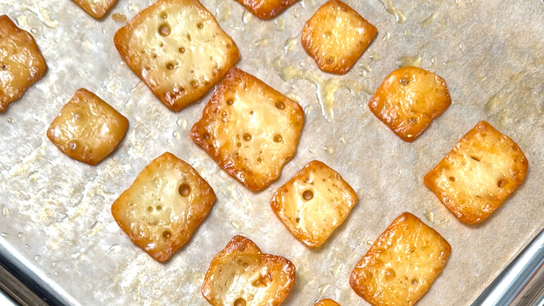 Image of Cheese Crisps for Dogs - One Ingredient Crunchy Cheese Treats