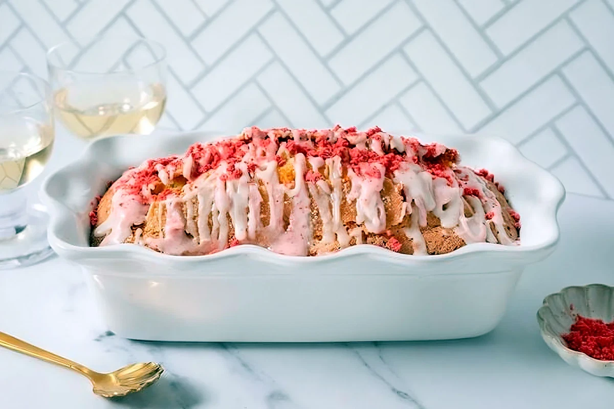 Strawberry and Champagne Cake