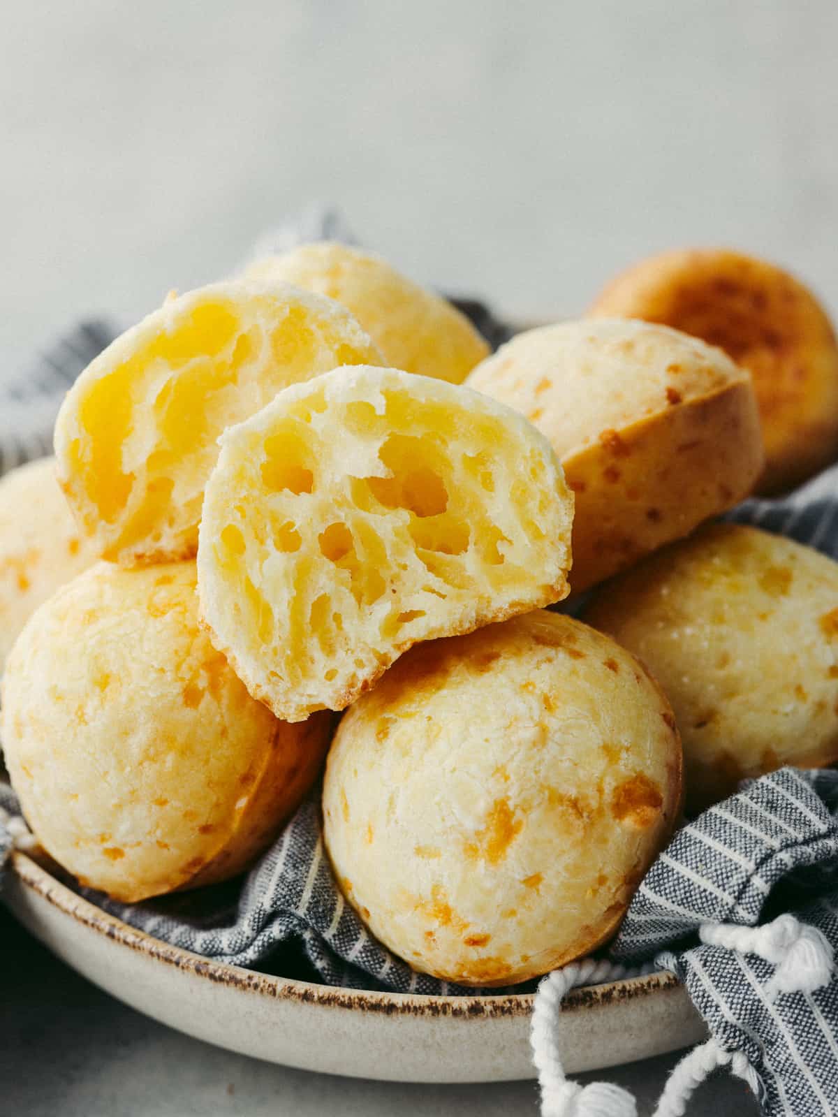 Pão de Queijo / Brazilian Cheese Bread