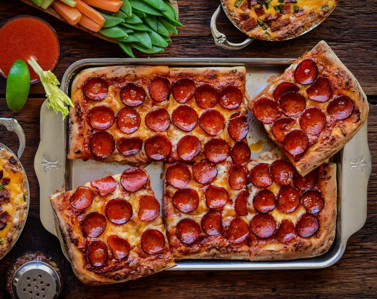 Easy Sheet Pan Pizza (with Pepperoni)