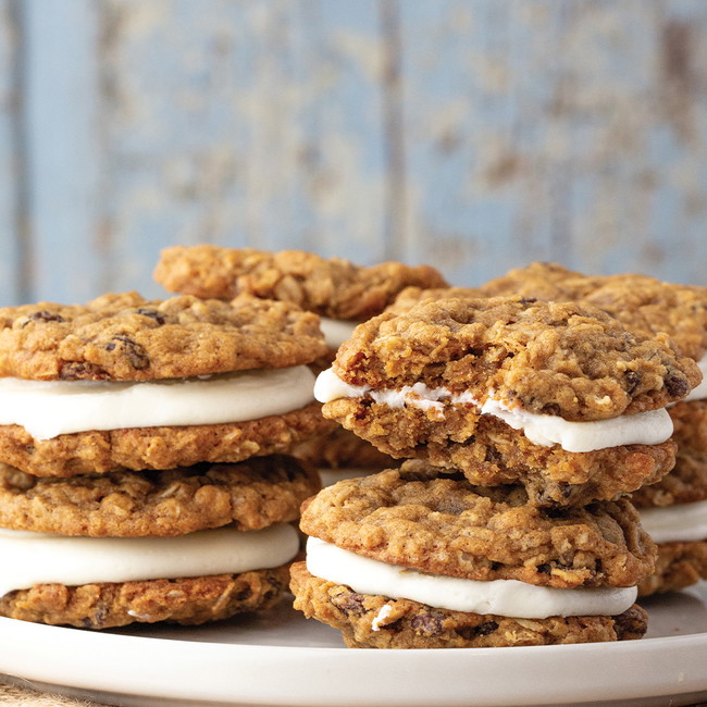 Image of Maple Oatmeal Raisin Crème Pies