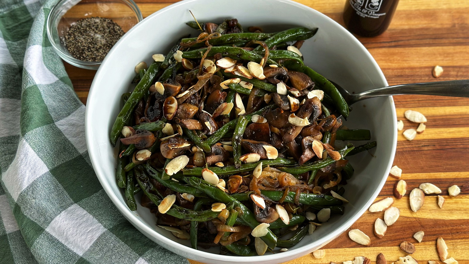 Image of Green Beans with Mushrooms and Onions